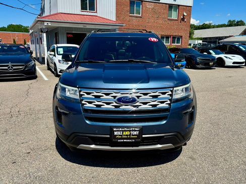 Used 2019 Ford Explorer XLT w/ Equipment Group 202A AWD/4WD image 2