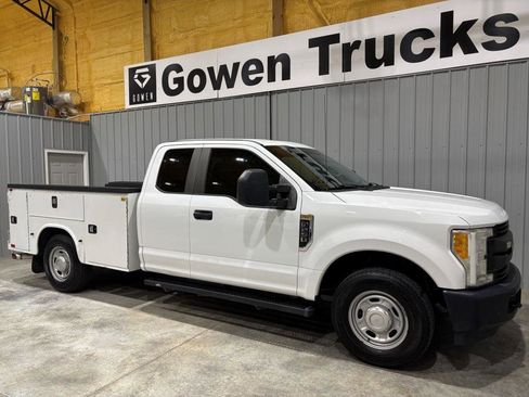 Used 2017 Ford F250 XL image 3