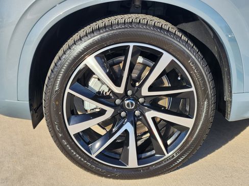 Used 2022 Volvo XC90 T6 Momentum w/ Advanced Package image 10