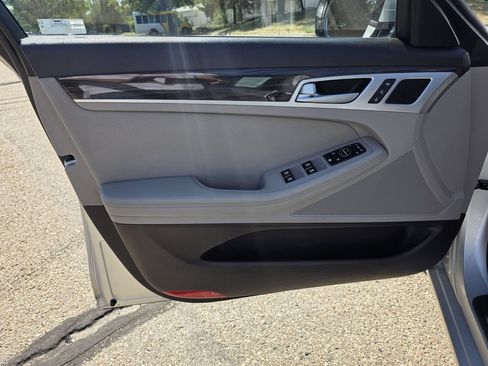 Used 2017 Genesis G80 3.8 AWD/4WD image 13