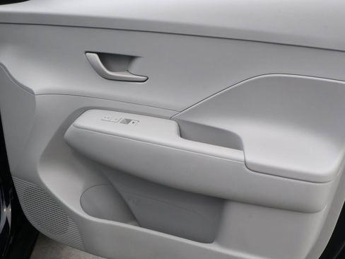 Used 2026 Hyundai Kona SE FWD image 14