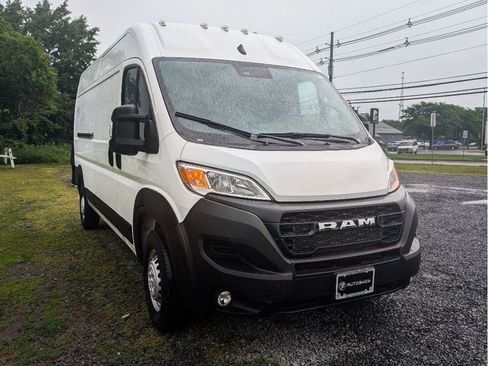 Used 2026 RAM ProMaster 2500 w/ Convenience Group FWD image 3