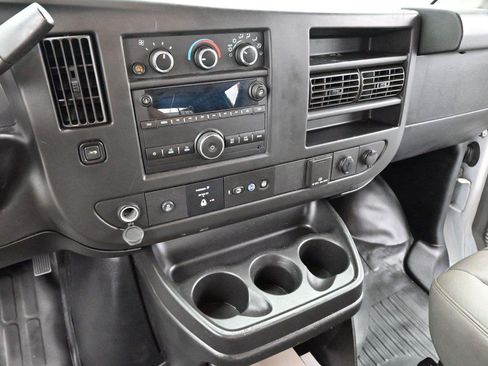 Used 2018 GMC Savana 2500 w/ Enhanced Convenience Package RWD image 23