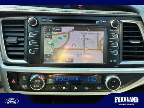 Used 2019 Toyota Highlander XLE AWD/4WD image 27
