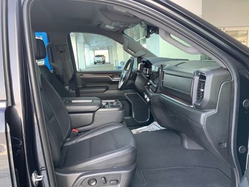 Used 2025 GMC Sierra 1500 SLT image 15