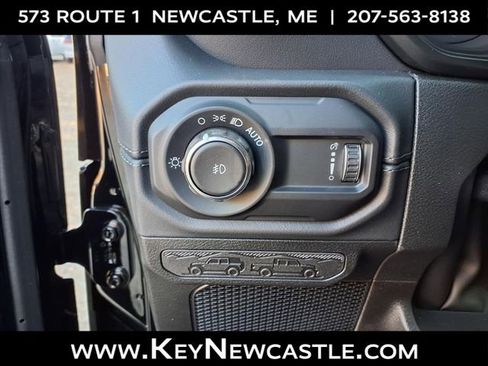 New 2026 Jeep Wrangler Unlimited Sahara AWD/4WD image 9