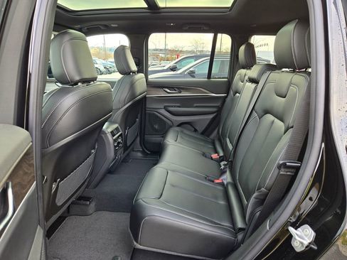 New 2025 Jeep Grand Cherokee Limited image 28