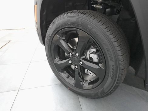 New 2025 Jeep Grand Cherokee L Limited w/ Luxury Tech Group II image 35