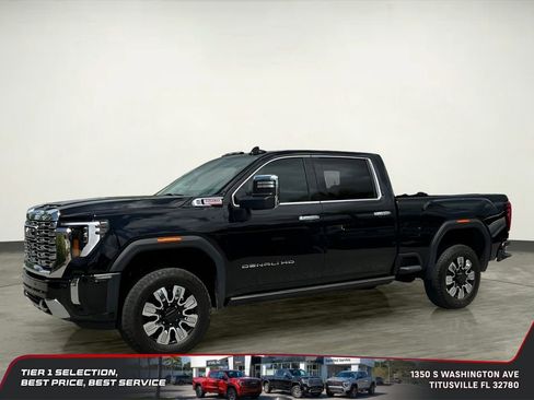 Used 2025 GMC Sierra 3500 Denali w/ Technology Package AWD/4WD image 2