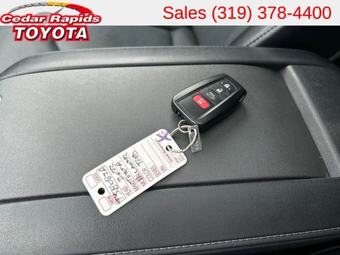Used 2022 Toyota Highlander Limited AWD/4WD image 27