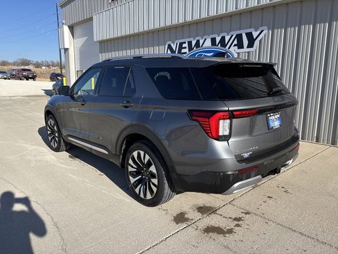 Used 2025 Ford Explorer Platinum w/ LUX Leather Package image 6