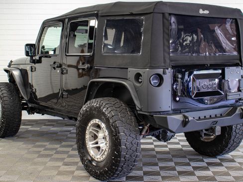 Used 2007 Jeep Wrangler Unlimited Sahara AWD/4WD image 5