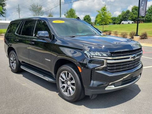 Used 2022 Chevrolet Tahoe LT w/ Luxury Package AWD/4WD image 3