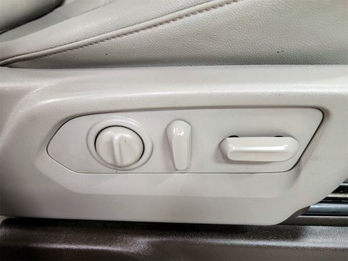 Used 2022 GMC Sierra 1500 SLT w/ SLT Premium Package image 38