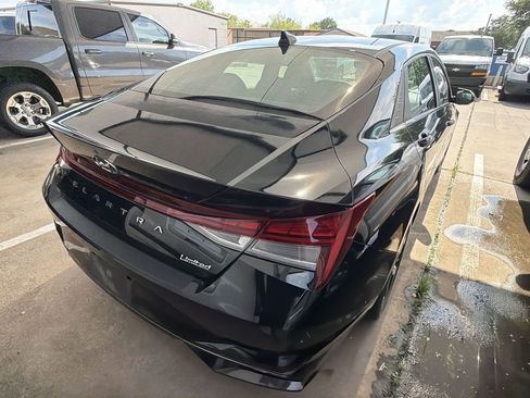 Used 2023 Hyundai Elantra Limited FWD image 2