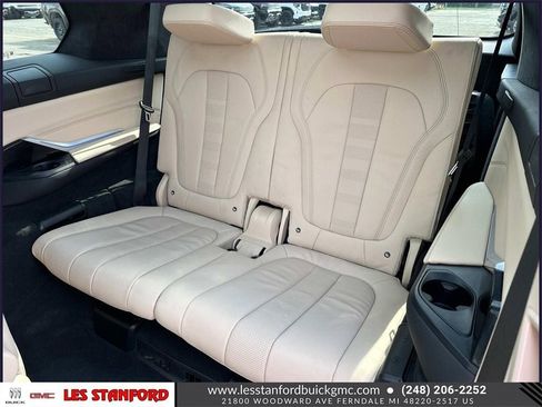 Used 2022 BMW X7 xDrive40i w/ Premium Package image 15