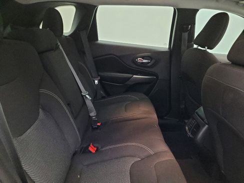 Used 2021 Jeep Cherokee Latitude image 19