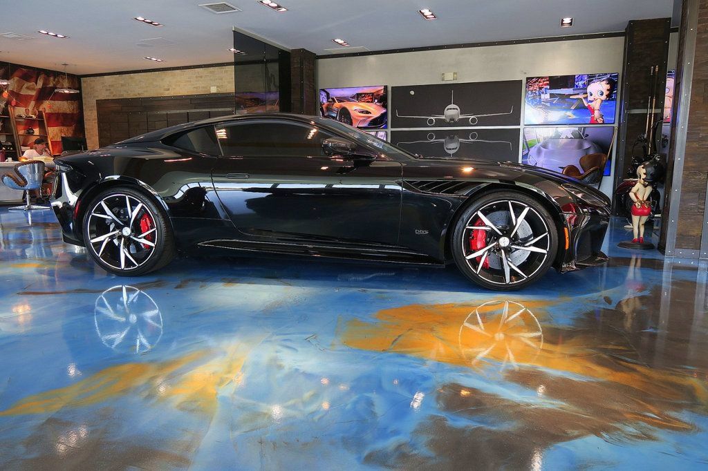 Used 2019 Aston Martin DBS Superleggera RWD image 4