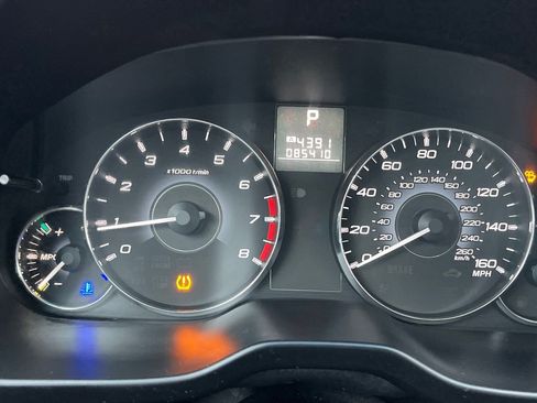 Used 2011 Subaru Outback 3.6R Limited w/ PWR Moonroof Pkg image 14