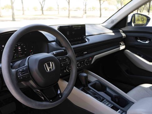 Used 2023 Honda Accord EX image 16