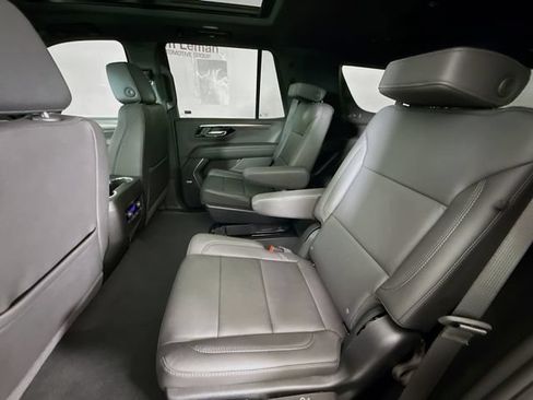 Used 2025 Chevrolet Tahoe Z71 w/ Comfort Package AWD/4WD image 26