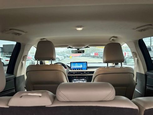 Used 2023 Lincoln Nautilus AWD image 34