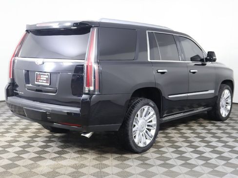 Used 2016 Cadillac Escalade Platinum image 14