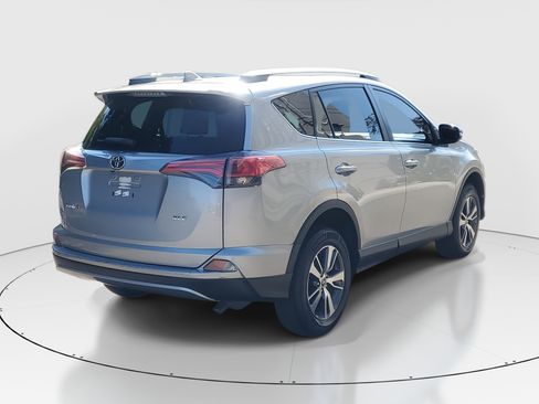 Used 2018 Toyota RAV4 XLE image 7