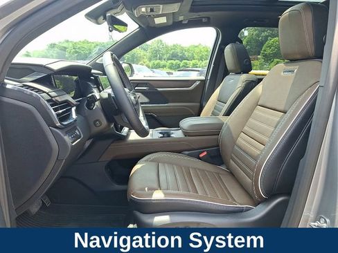 Used 2026 GMC Acadia Denali Ultimate w/ LPO, Floor Liner Package AWD/4WD image 2