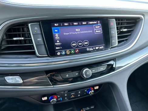 Used 2024 Buick Enclave Premium image 16