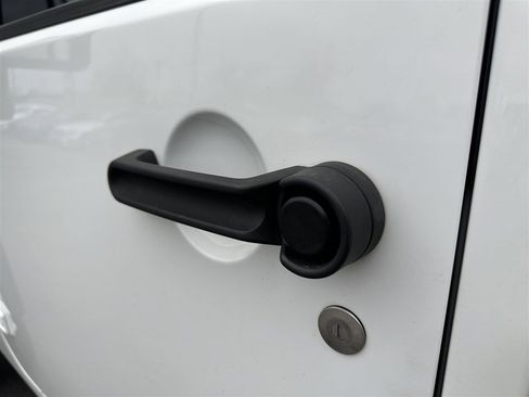 Used 2017 Jeep Wrangler Unlimited Sport w/ Power Convenience Group image 13