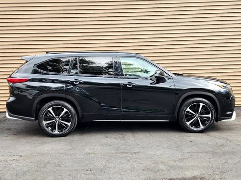 Used 2021 Toyota Highlander XSE image 6