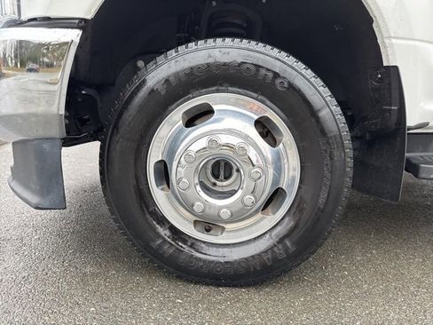 Certified 2022 Ford F350 Lariat w/ Chrome Package image 12