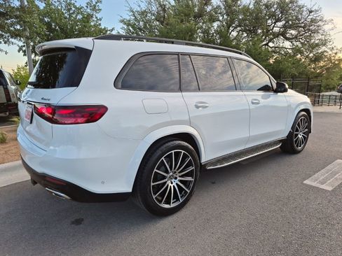 Used 2026 Mercedes-Benz GLS 580 4MATIC image 9