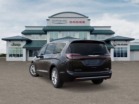 New 2026 Chrysler Pacifica Limited AWD/4WD image 4