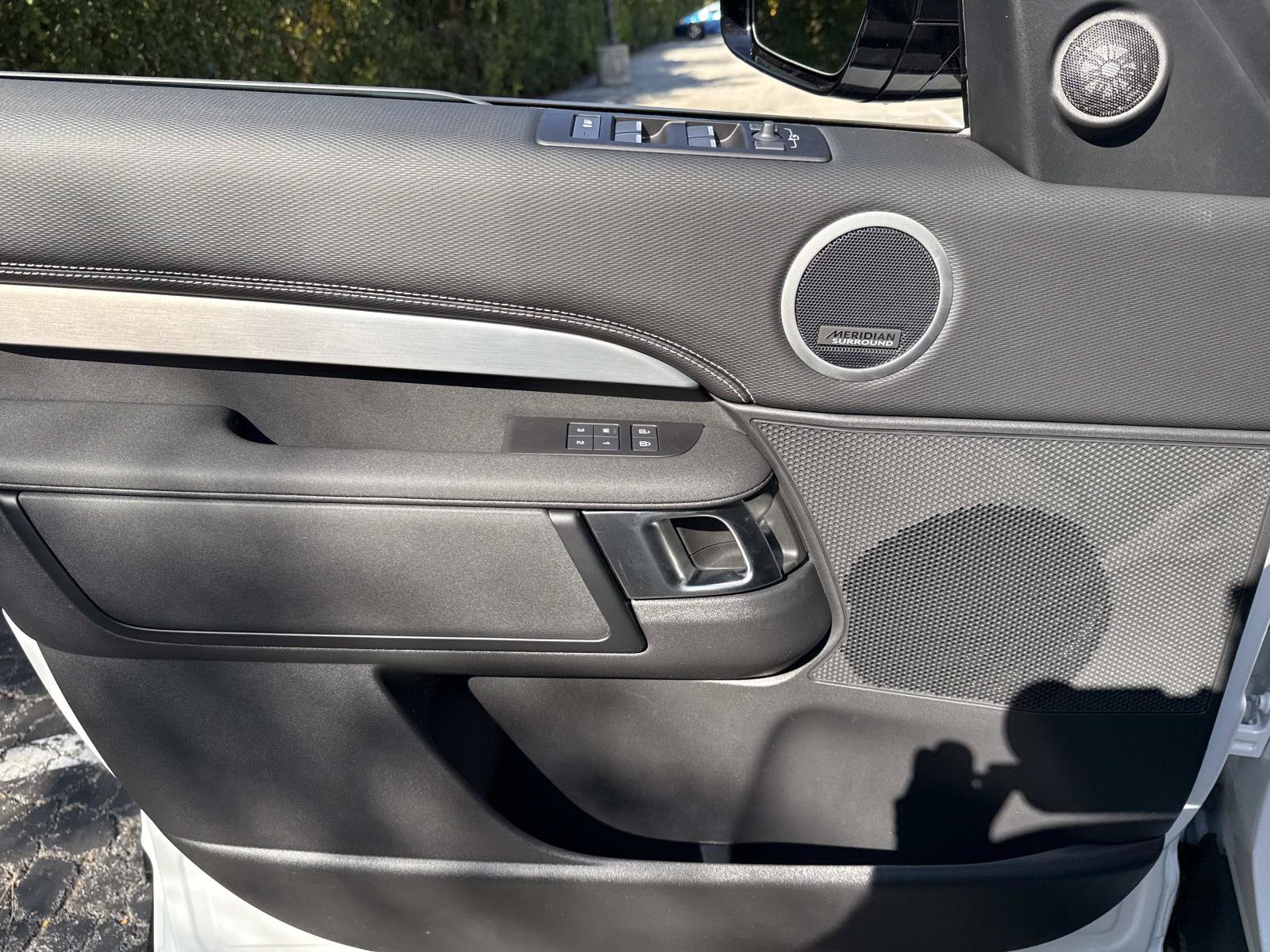 Certified 2026 Land Rover Discovery Limited Edition AWD/4WD image 19