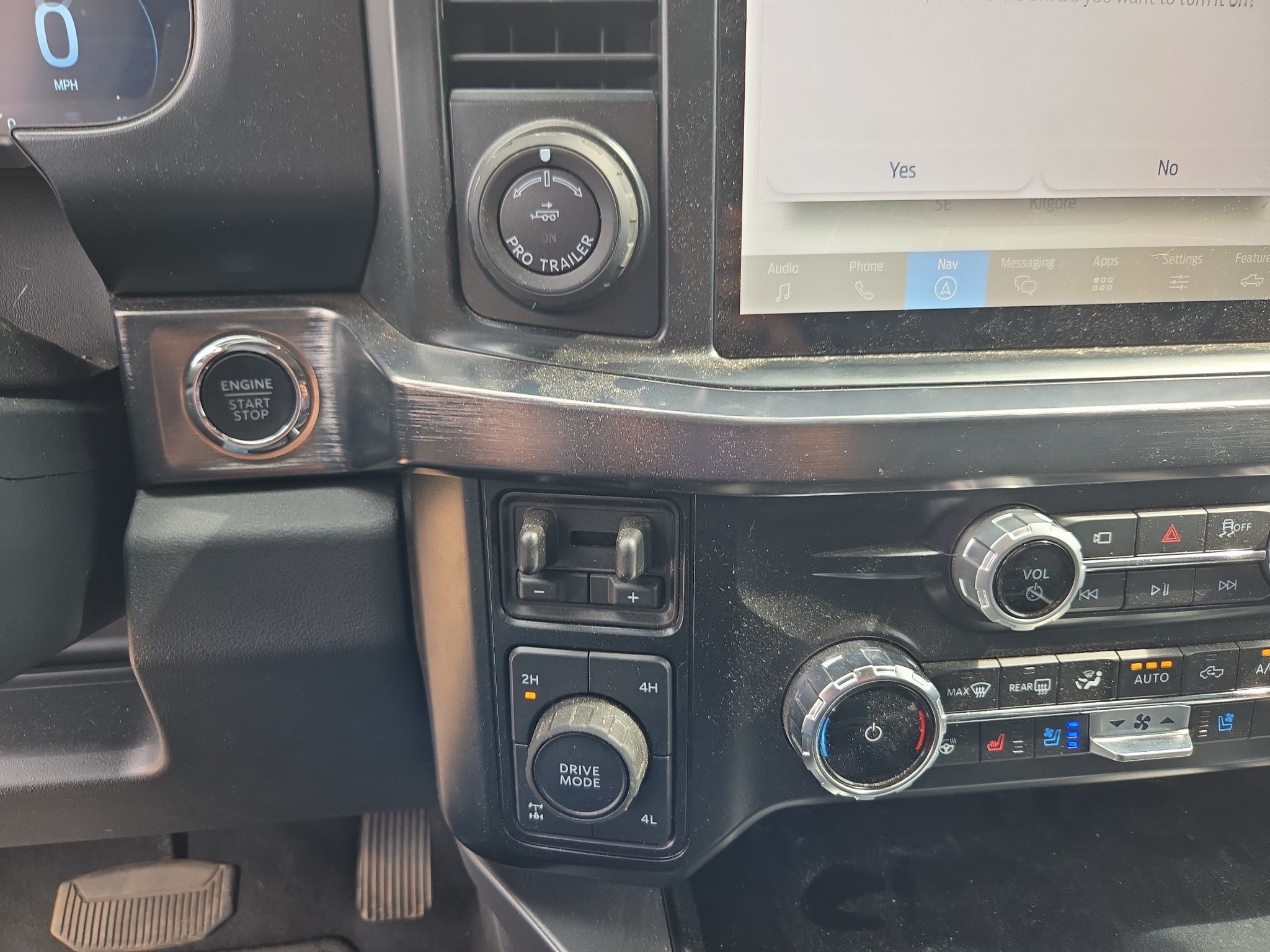 Used 2025 Ford F250 Lariat w/ Lariat Ultimate Package AWD/4WD image 29