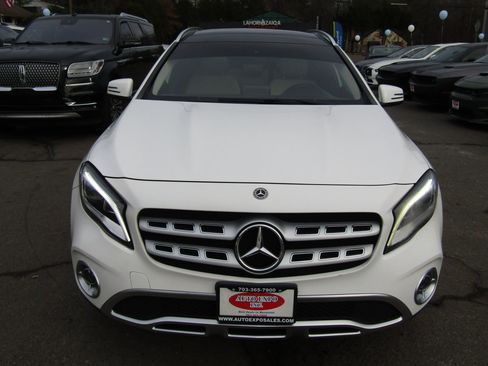 Used 2020 Mercedes-Benz GLA 250 4MATIC w/ Premium Package image 2