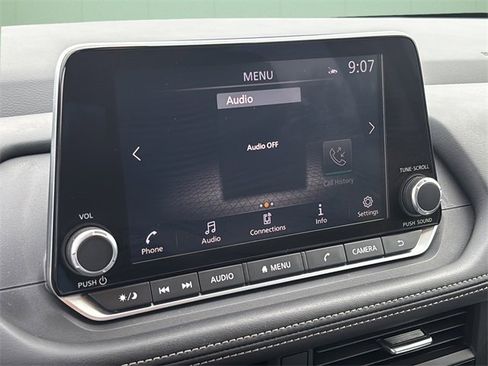 Used 2024 Nissan Rogue SV image 29