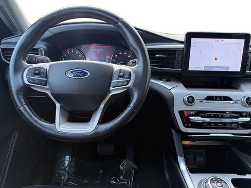 Used 2021 Ford Explorer XLT w/ Equipment Group 202A image 10