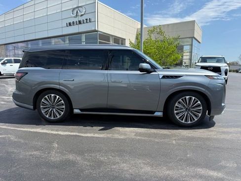 Used 2025 INFINITI QX80 Sensory image 6