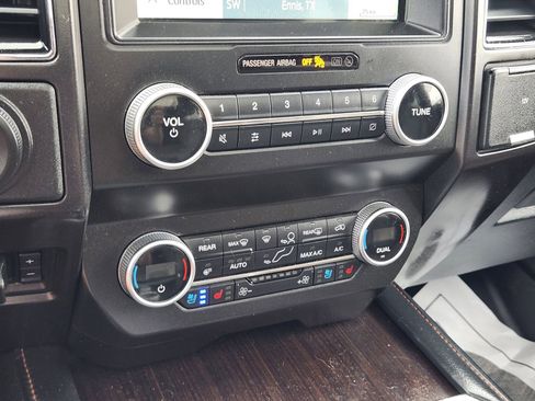 Used 2021 Ford Expedition Max King Ranch image 19