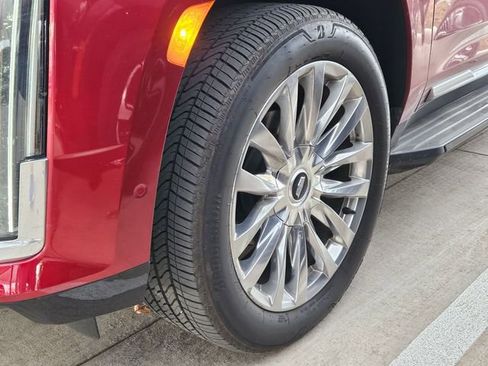 Certified 2023 Cadillac Escalade Premium Luxury image 9