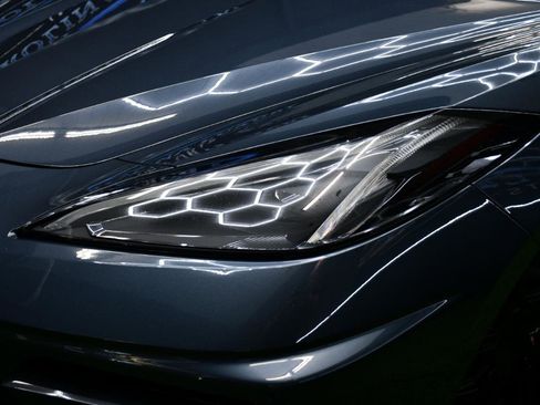 Used 2021 Chevrolet Corvette Stingray Coupe w/ Z51 Performance Package RWD image 3