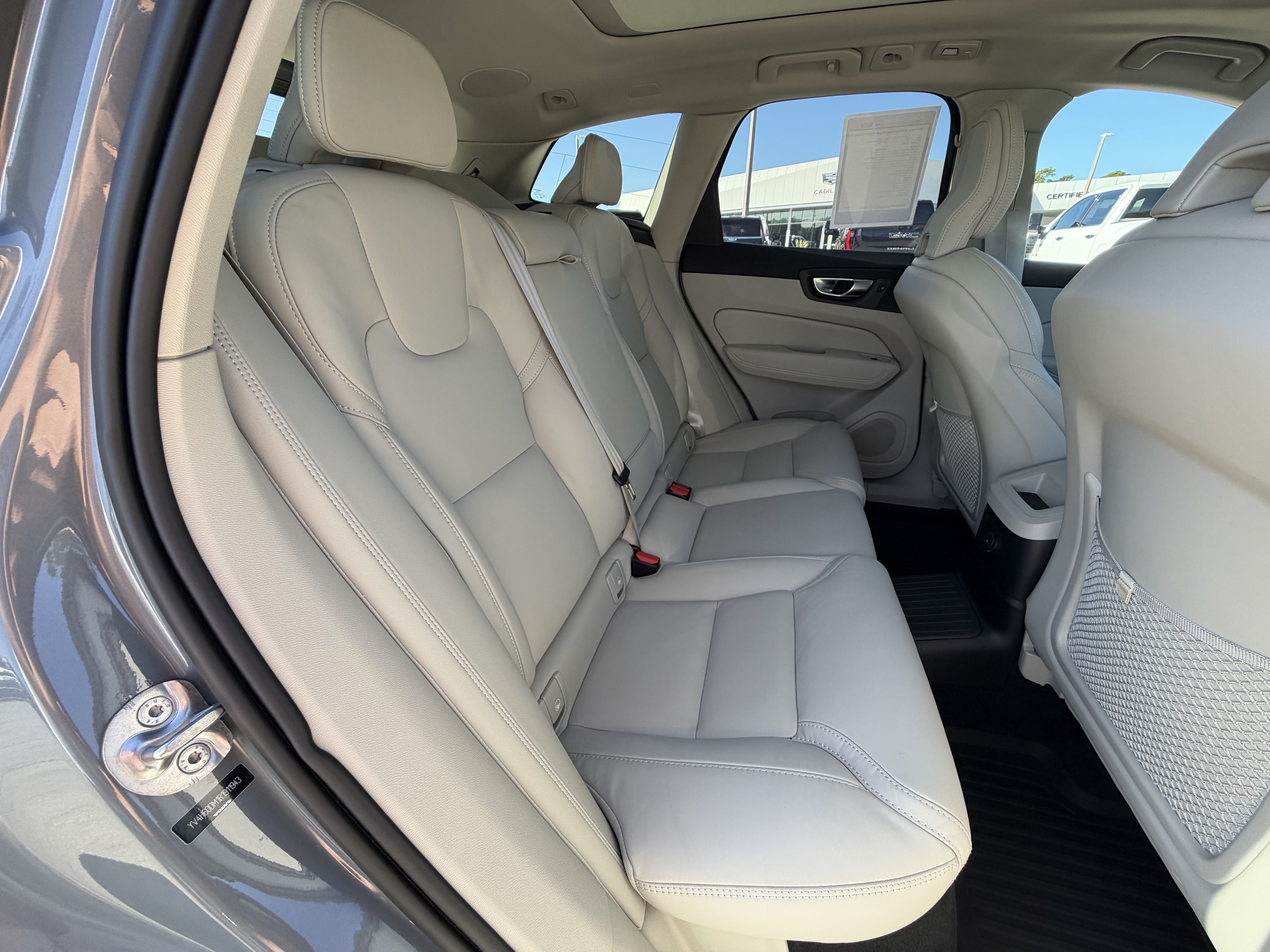 Used 2024 Volvo XC60 T8 Ultimate w/ Protection Package Premier AWD/4WD image 18