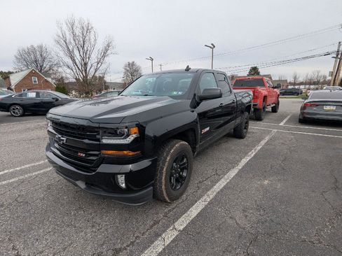 Used 2018 Chevrolet Silverado 1500 LT w/ Midnight Edition image 2