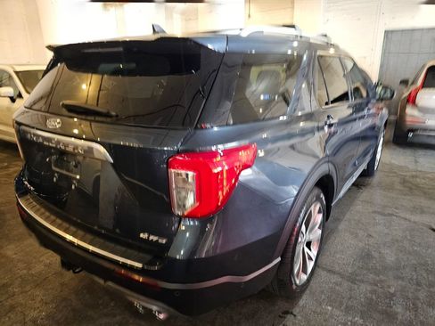 Used 2022 Ford Explorer Platinum w/ Equipment Group 601A AWD/4WD image 3