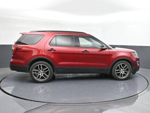 Used 2016 Ford Explorer Sport w/ Equipment Group 401A AWD/4WD image 9