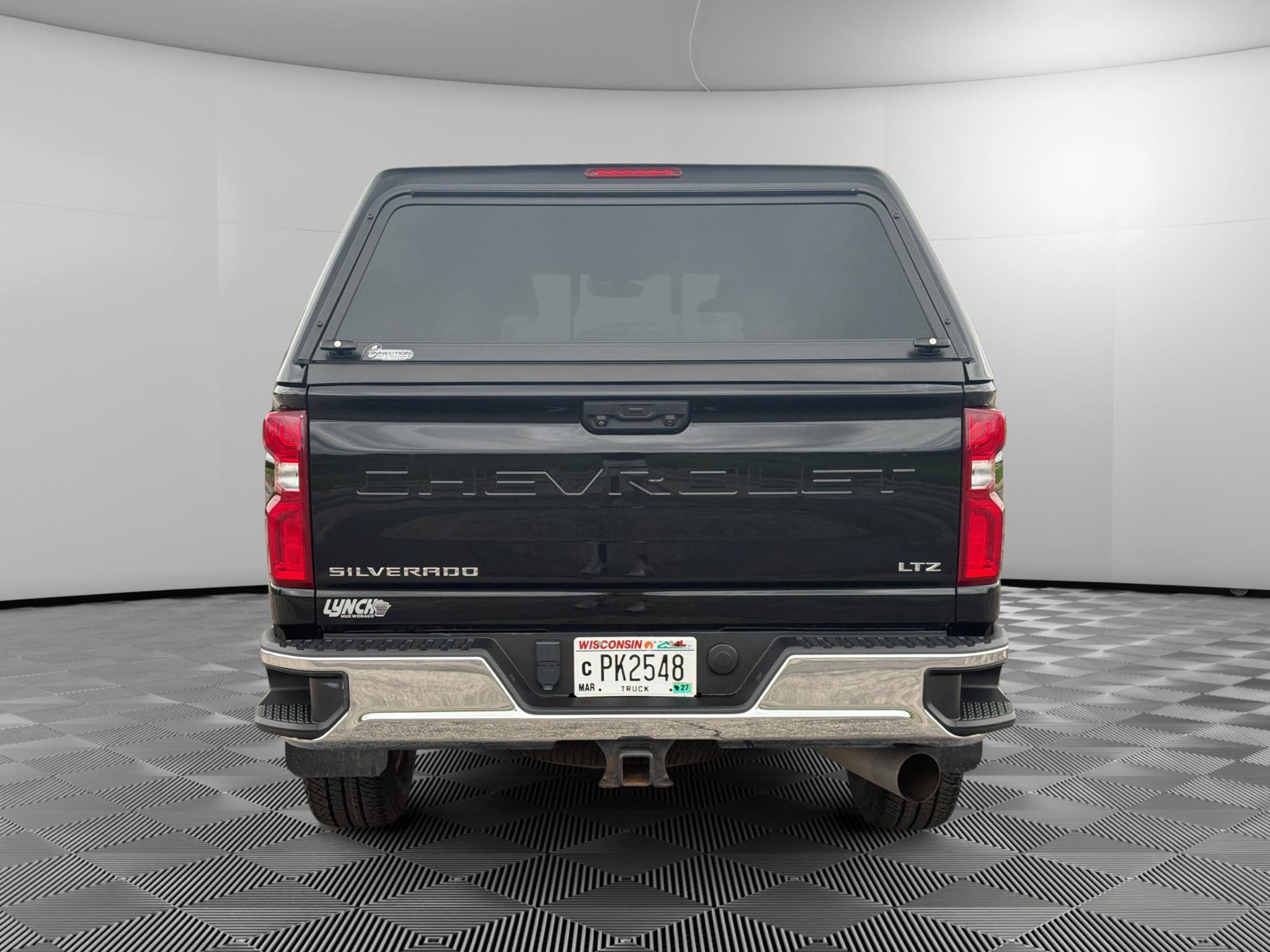 Used 2023 Chevrolet Silverado 2500 LTZ w/ LTZ Convenience Package AWD/4WD image 3