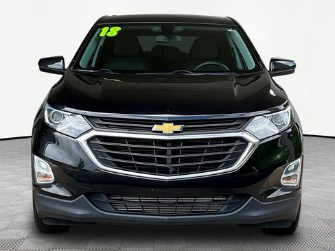 Used 2018 Chevrolet Equinox LT FWD image 2